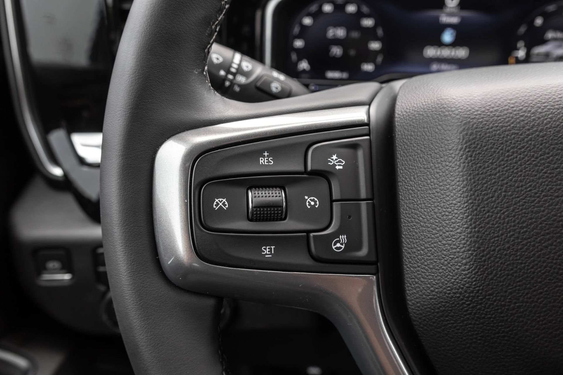 Used 2024 Chevrolet Silverado 1500 LT AWD/4WD image 27