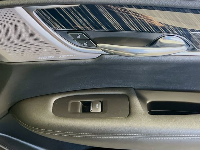 Used 2024 Cadillac XT6 Premium Luxury FWD image 32