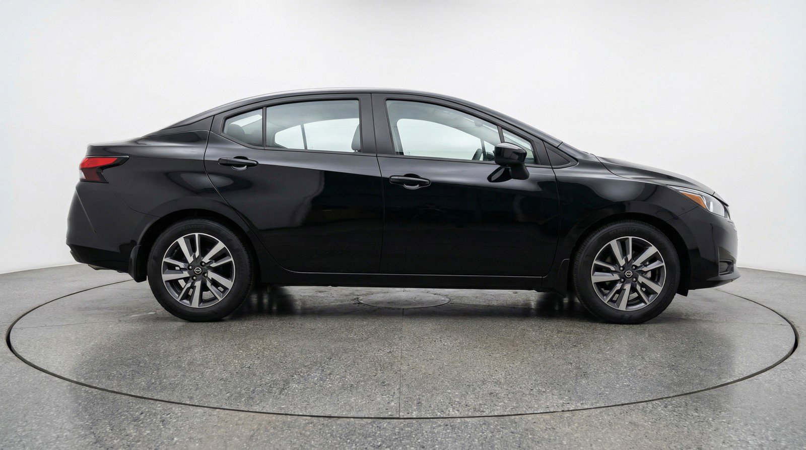 Used 2025 Nissan Versa SV image 11