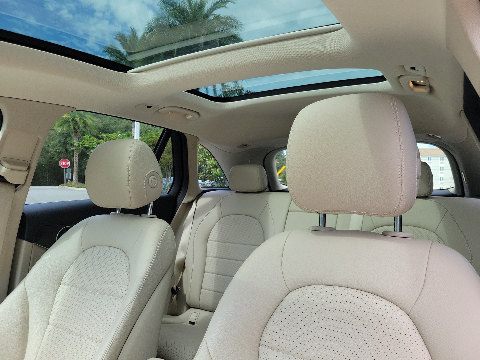 Used 2021 Mercedes-Benz GLC 300 w/ Premium Package image 28