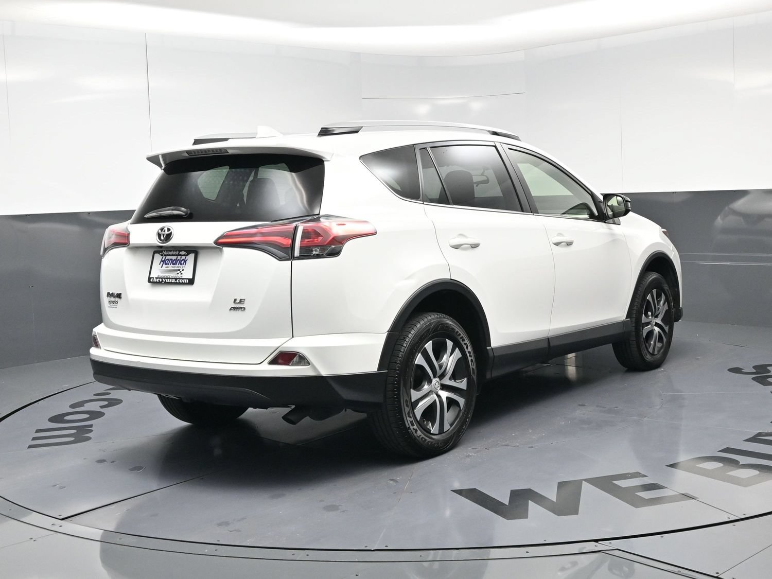 Used 2016 Toyota RAV4 LE AWD/4WD image 9