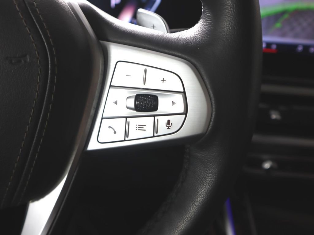 Used 2024 BMW X7 xDrive40i w/ Climate Comfort Package image 16