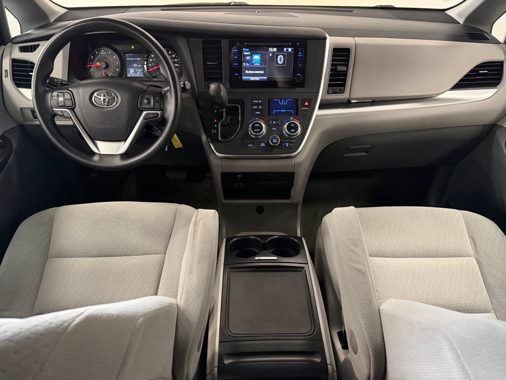 Used 2015 Toyota Sienna LE AWD/4WD image 13