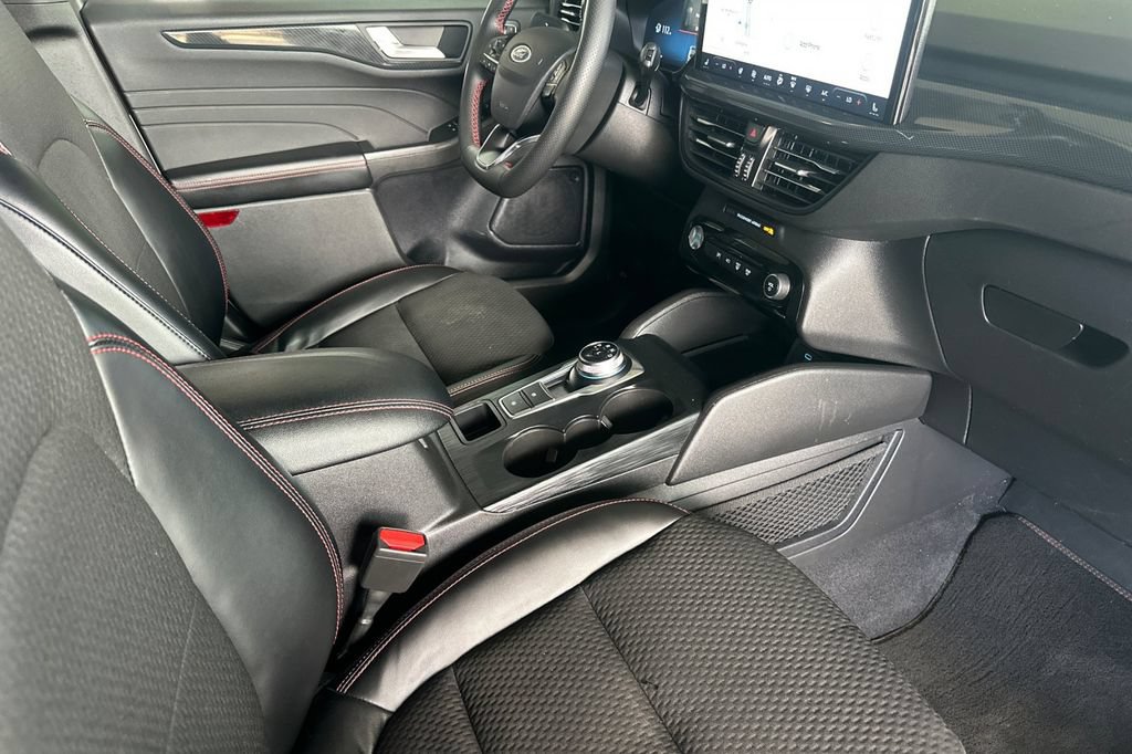 Certified 2023 Ford Escape ST-Line Elite AWD/4WD image 18