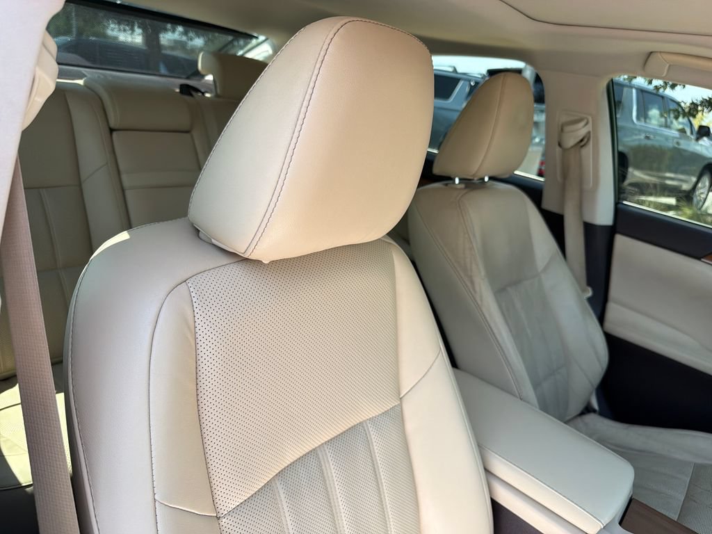 Used 2016 Lexus ES 300h w/ Luxury Package w/Wood Trim FWD image 39