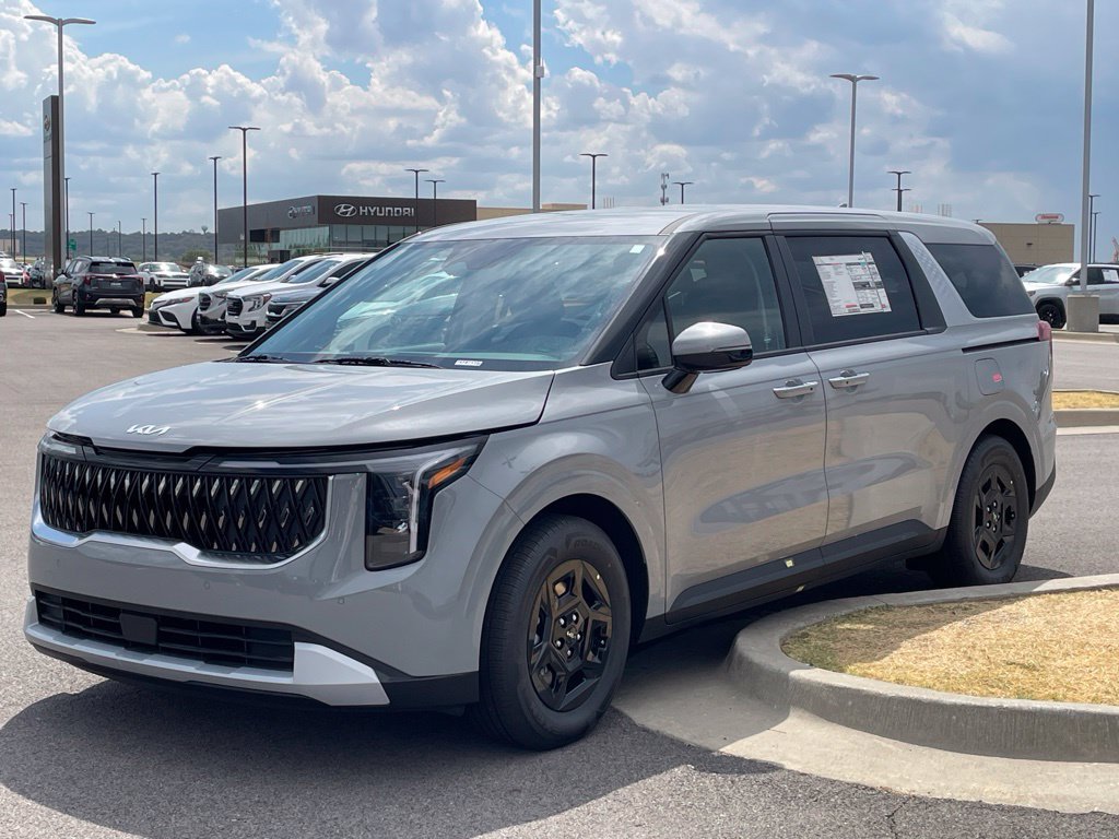 New 2027 Kia Carnival FWD image 3