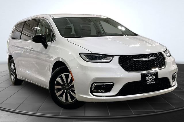 Used 2024 Chrysler Pacifica Limited FWD image 12