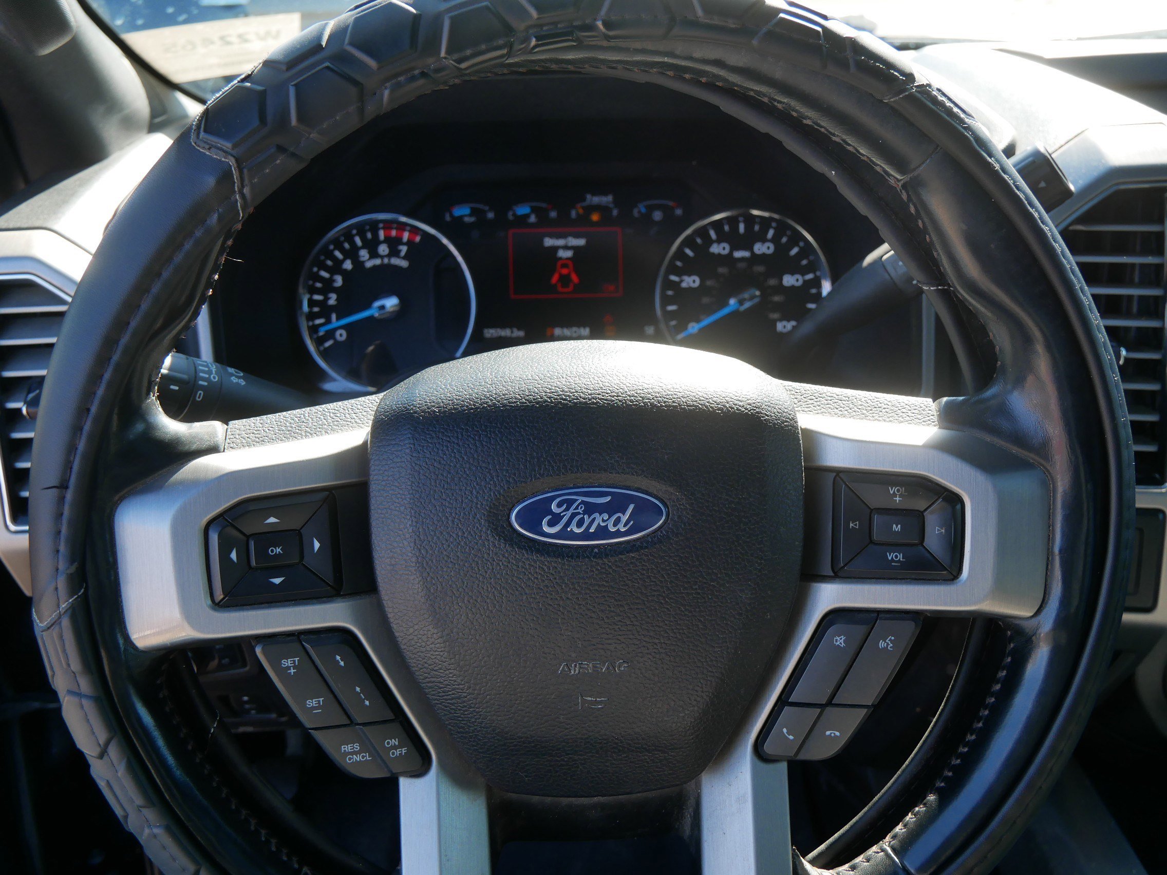 Used 2021 Ford F350 Platinum w/ Tremor Off-Road Package image 25