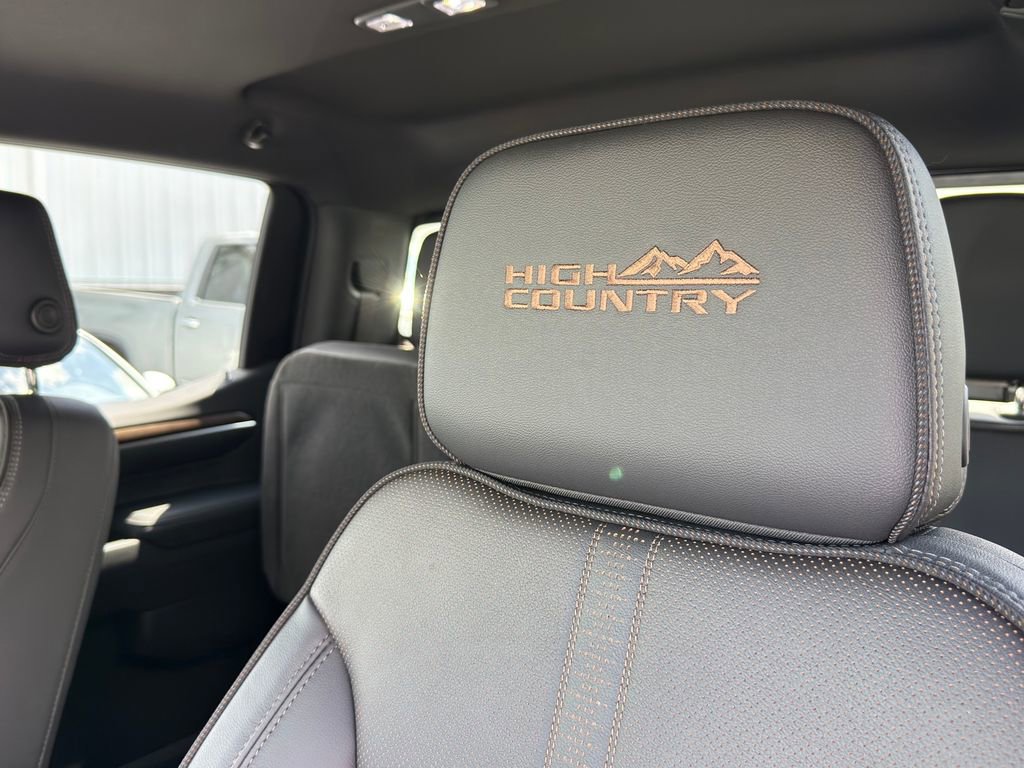 Used 2026 Chevrolet Silverado 1500 High Country w/ Technology Package image 19