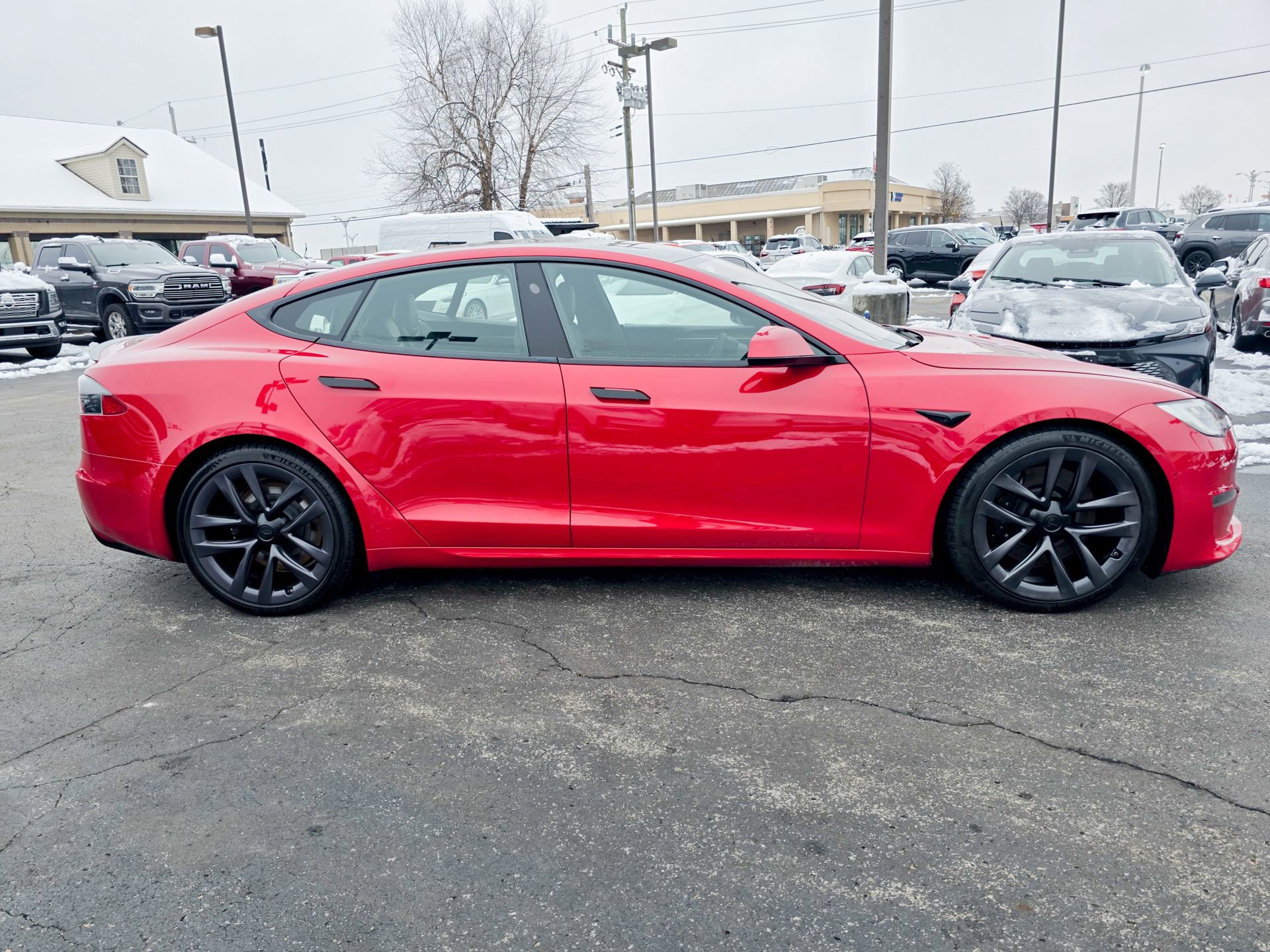Used 2021 Tesla Model S Plaid image 18