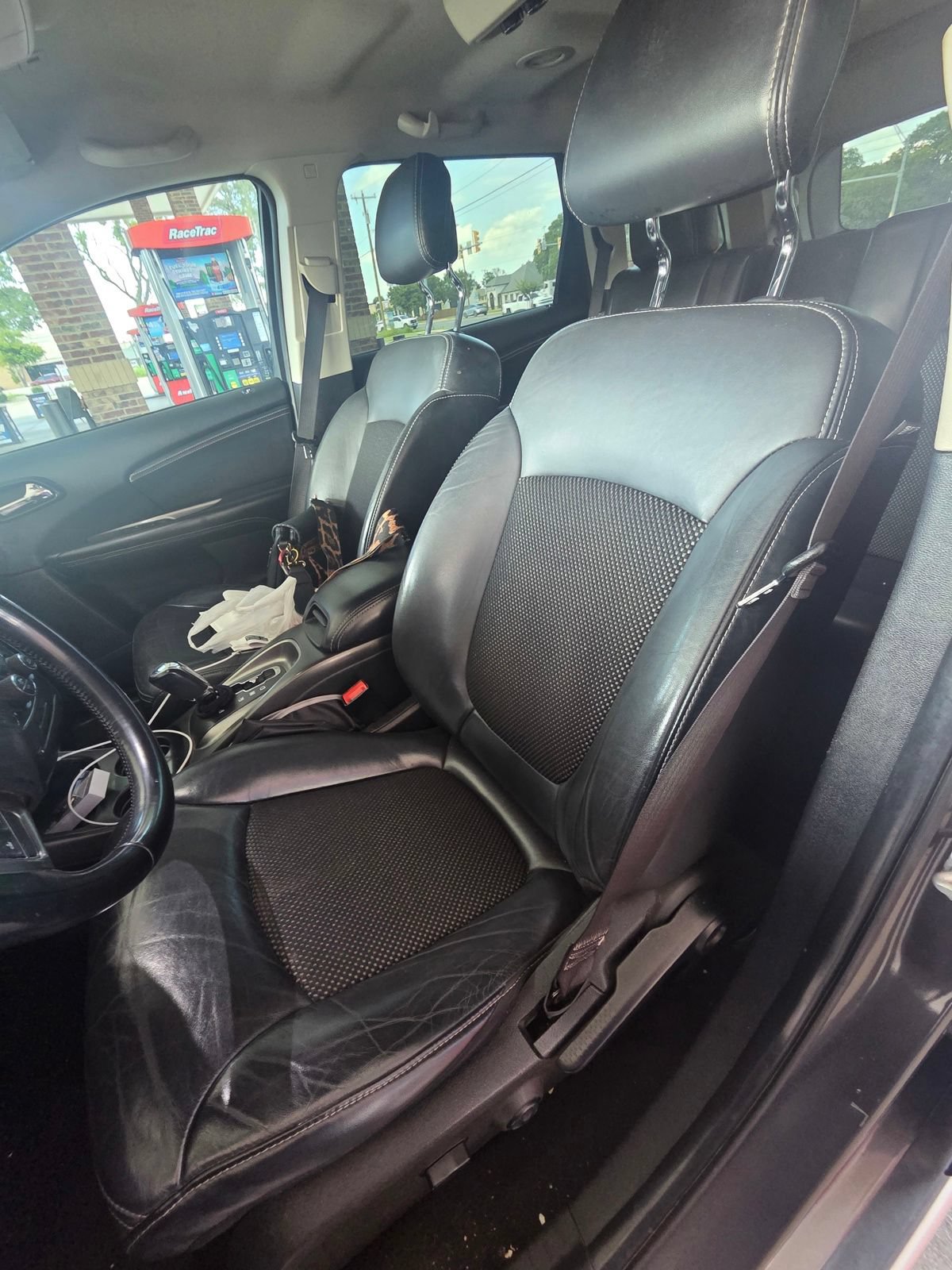 Used 2019 Dodge Journey Crossroad FWD image 4
