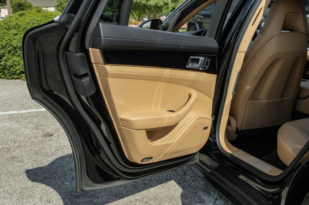 Used 2019 Porsche Panamera 4 AWD/4WD image 51