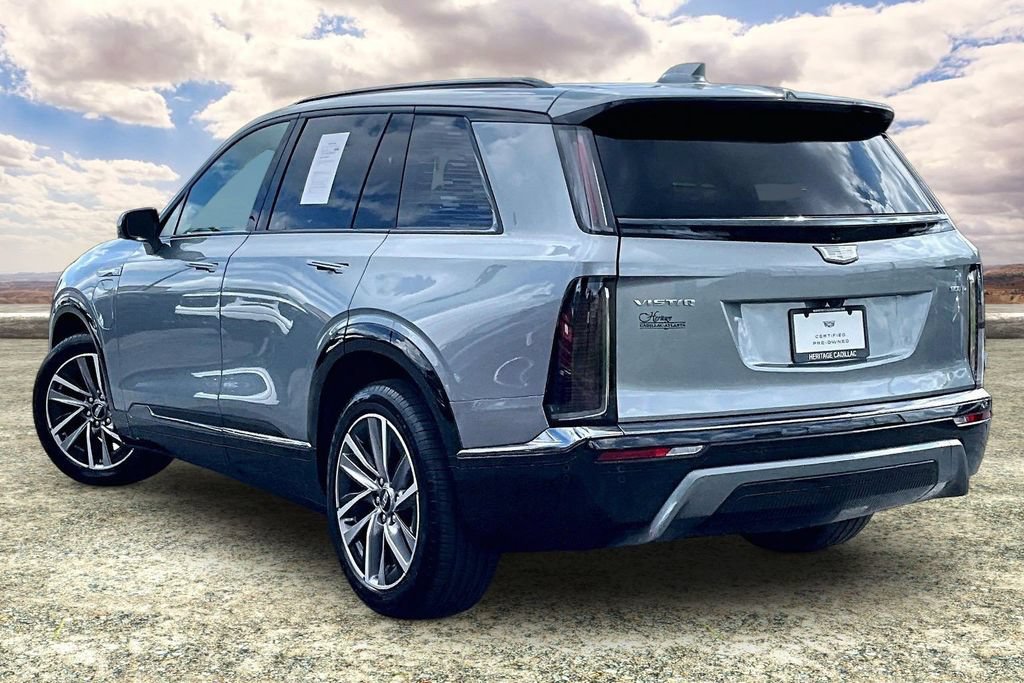 Certified 2026 Cadillac Vistiq Premium Luxury w/ LPO, Floor Liner Package AWD/4WD image 4