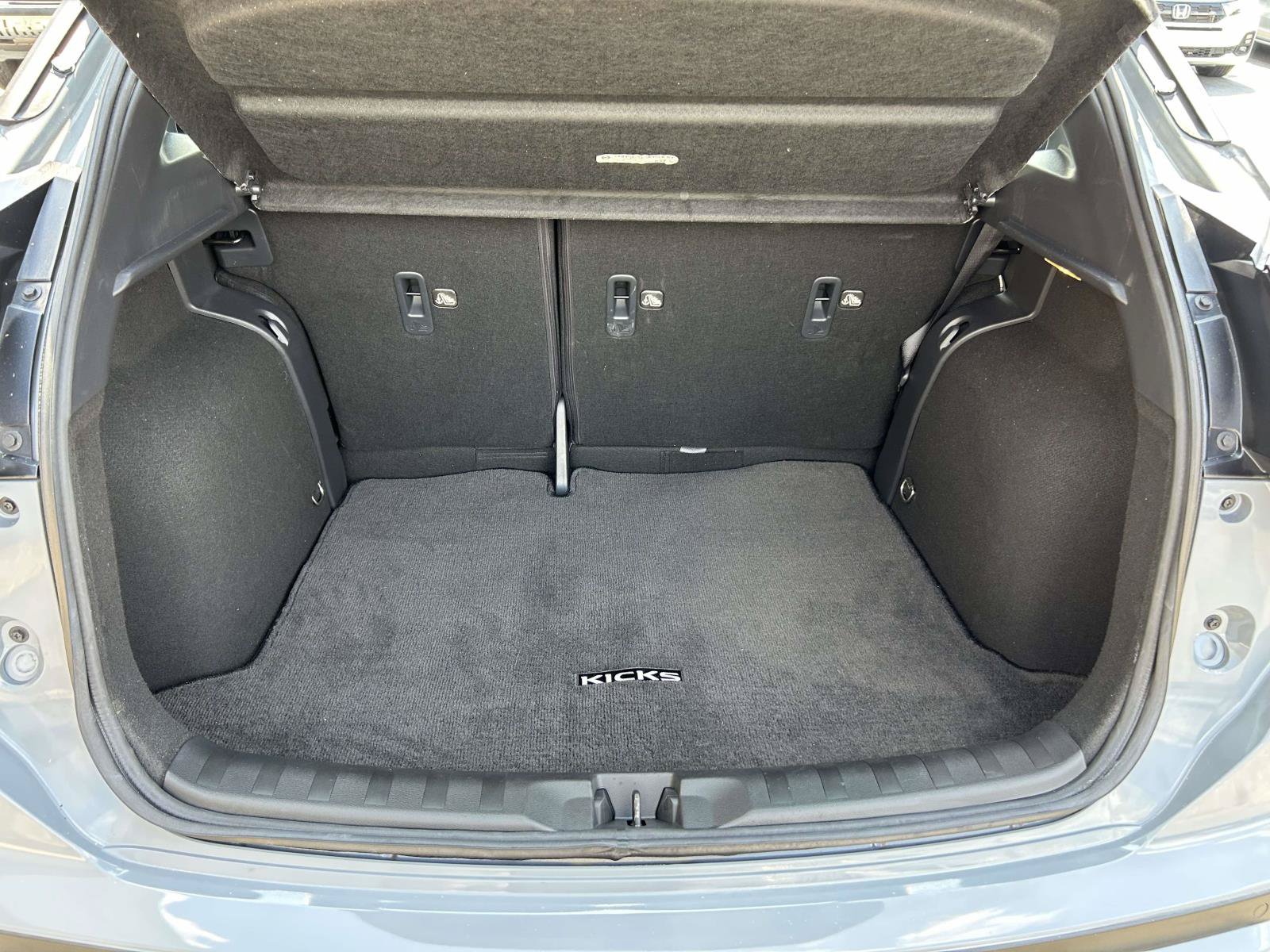 Used 2021 Nissan Kicks SR w/ SR Premium Package FWD image 8