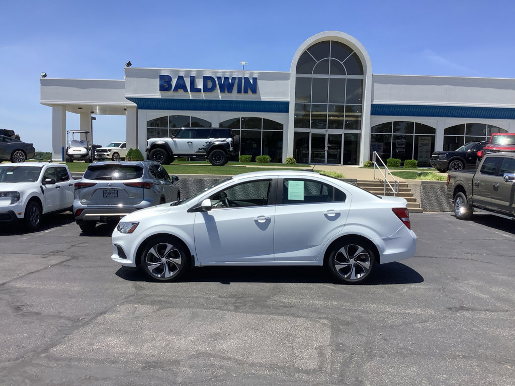 Used 2020 Chevrolet Sonic Premier FWD image 4