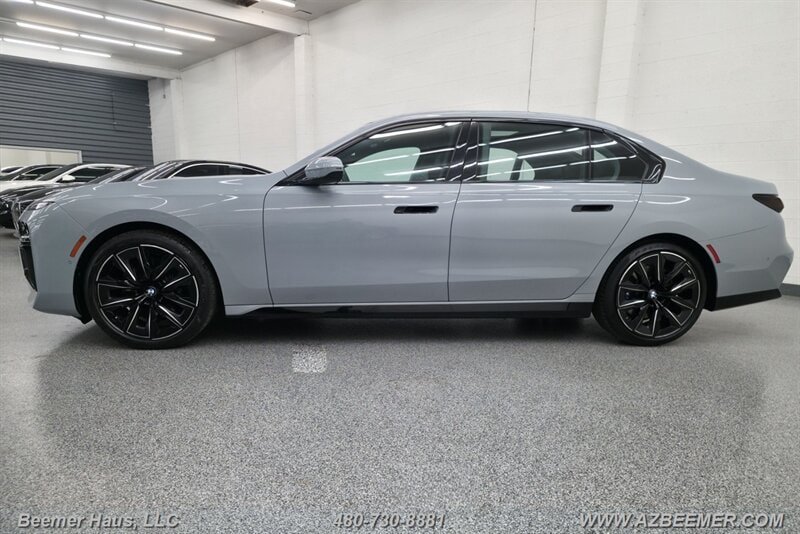 Used 2023 BMW 740i RWD image 5