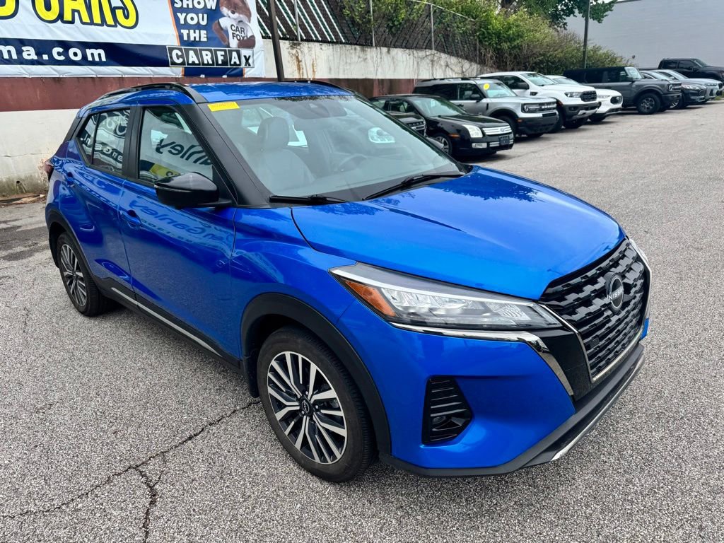 Used 2023 Nissan Kicks SR w/ SR Premium Package FWD image 7
