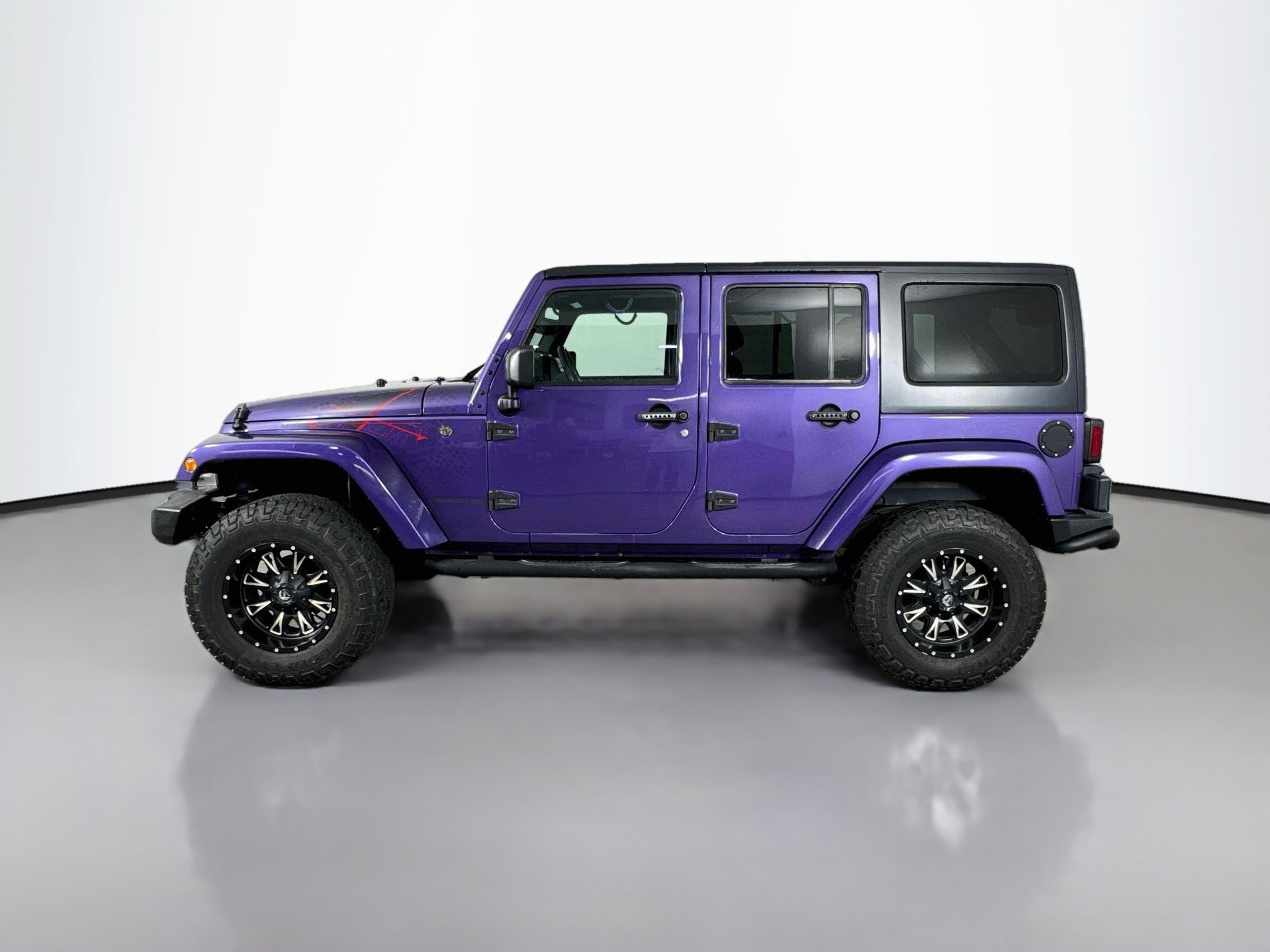 Used 2016 Jeep Wrangler Unlimited Sahara AWD/4WD image 4