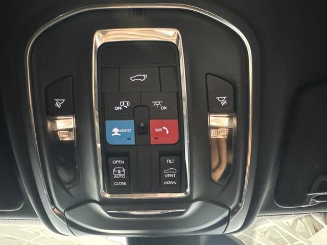 Used 2023 Jeep Grand Cherokee Altitude AWD/4WD image 48