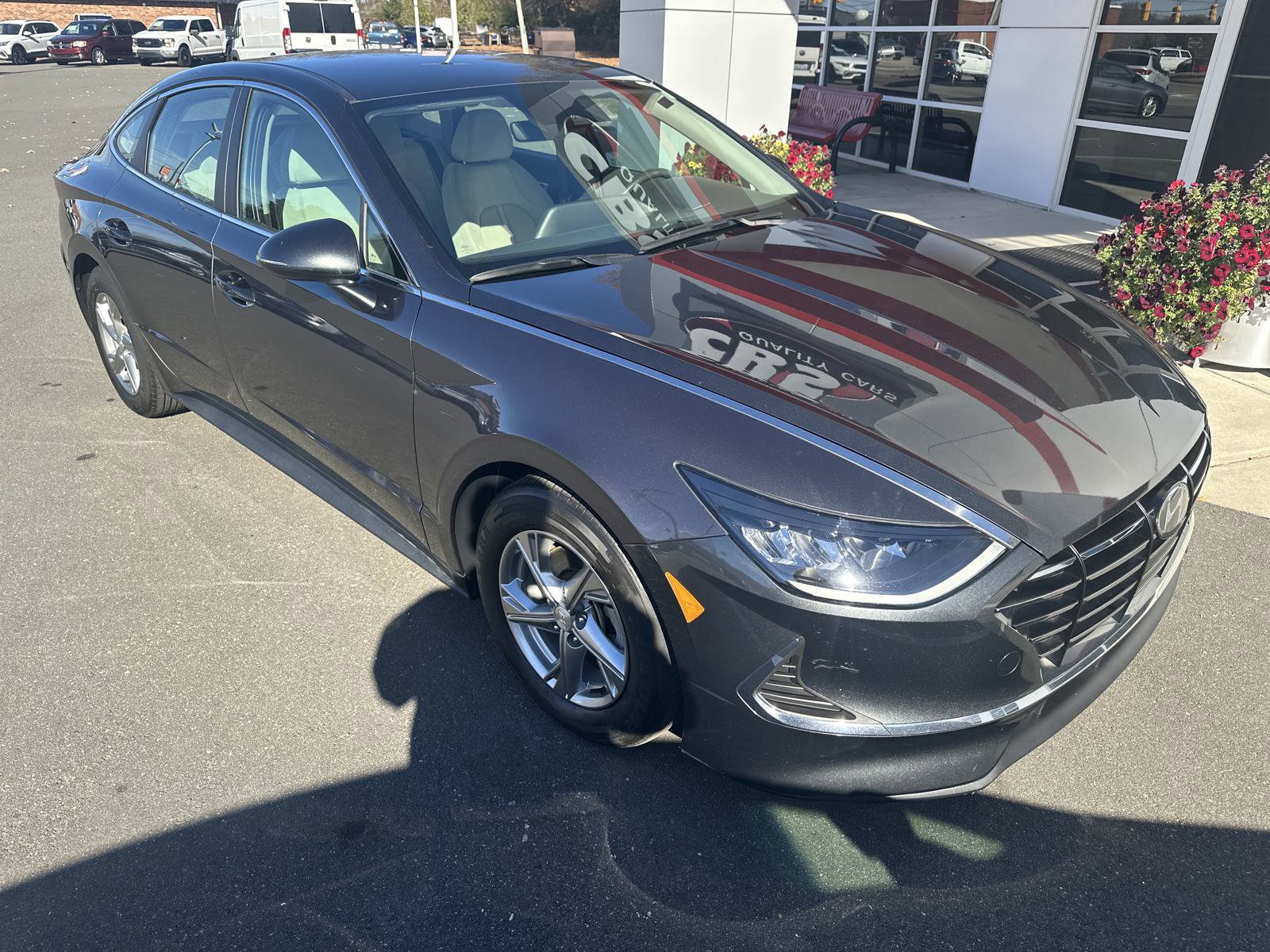 Used 2022 Hyundai Sonata SE image 2