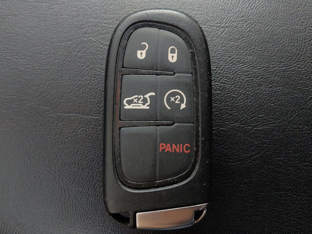 Used 2023 Jeep Cherokee Altitude Lux image 32