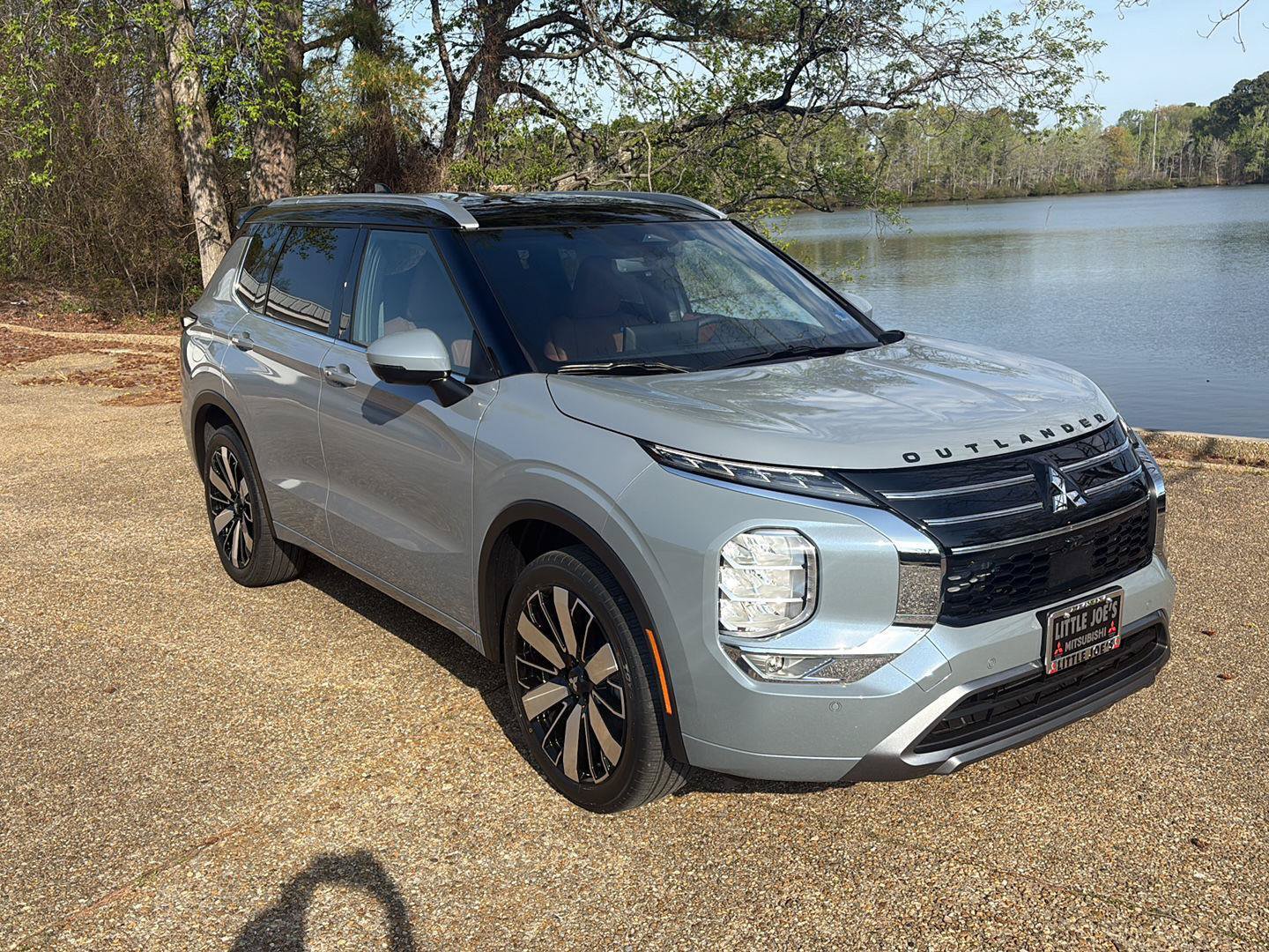New 2026 Mitsubishi Outlander SEL FWD image 2