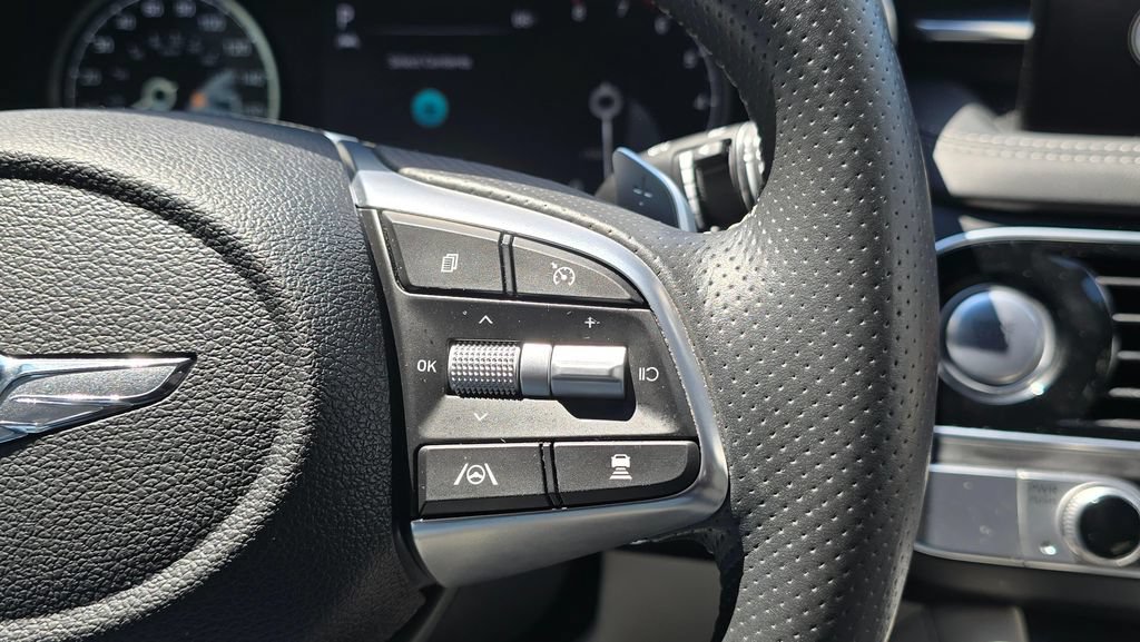 Used 2023 Genesis G70 2.0T AWD/4WD image 26