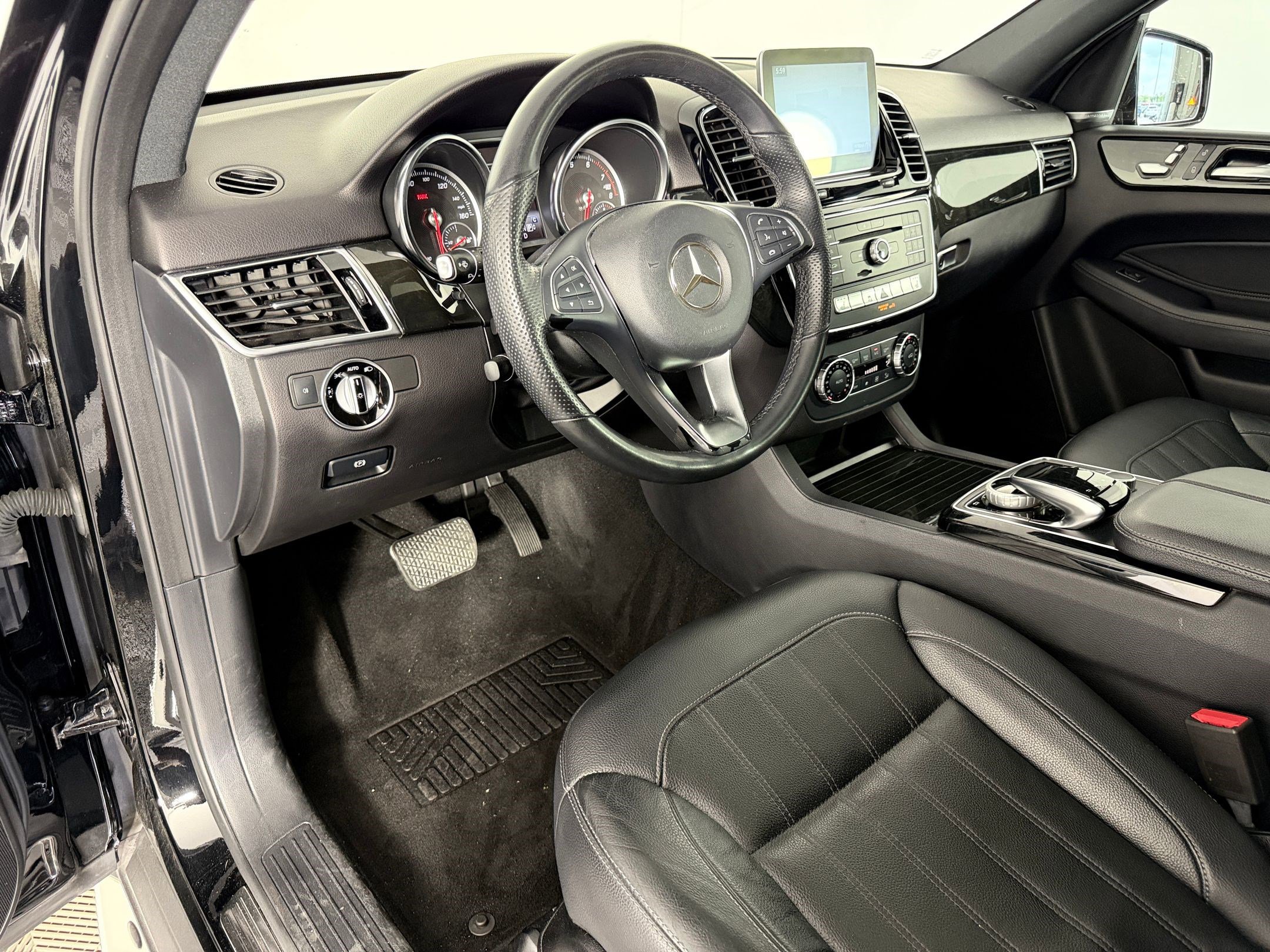 Used 2017 Mercedes-Benz GLE 350 image 4