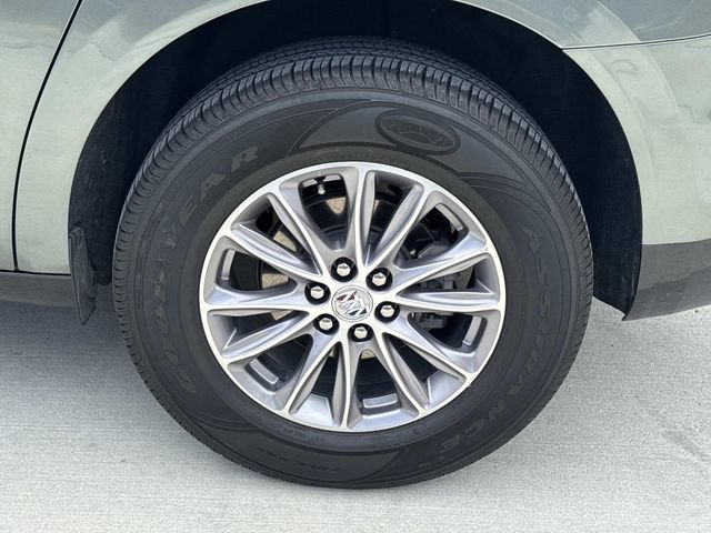 Used 2023 Buick Enclave Essence FWD image 4