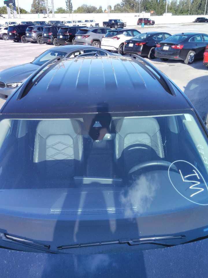 Used 2025 Volkswagen Atlas SE image 4