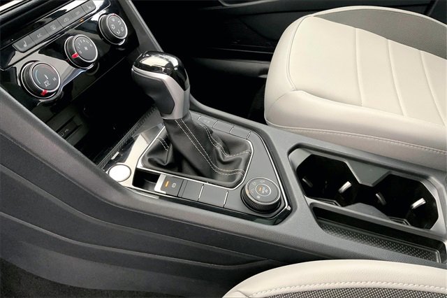 Certified 2023 Volkswagen Taos SE w/ Panoramic Sunroof Package image 17