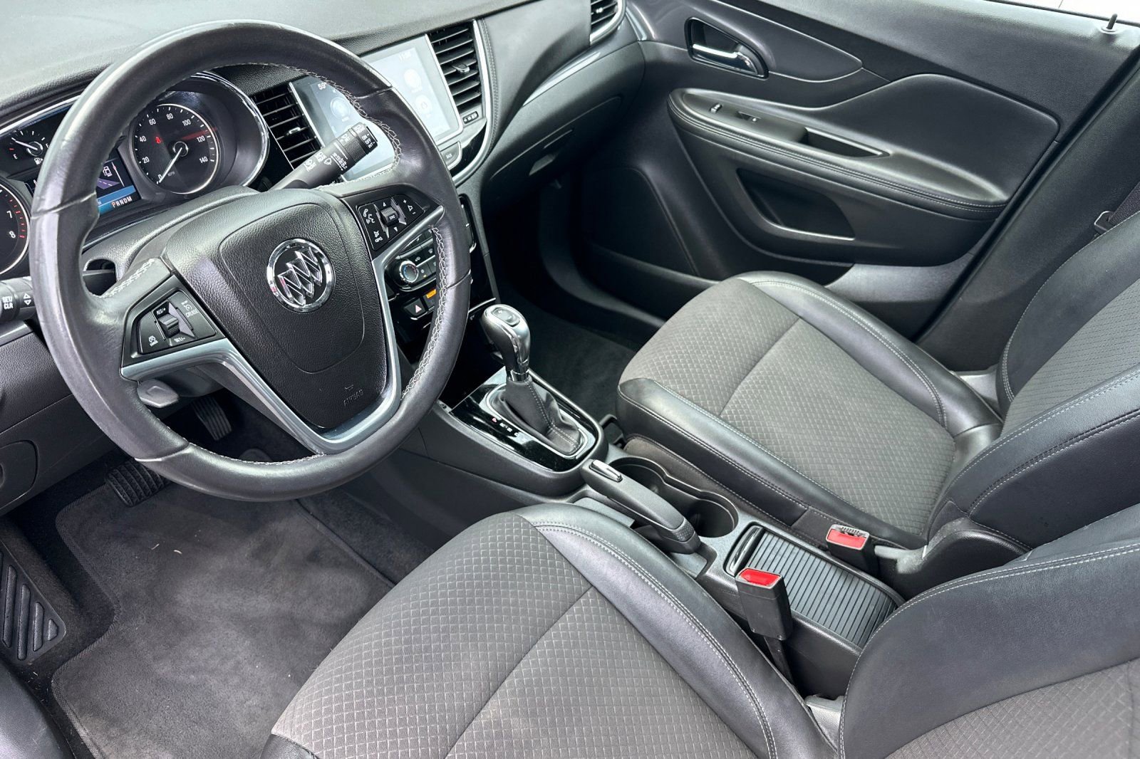 Used 2020 Buick Encore Preferred image 9