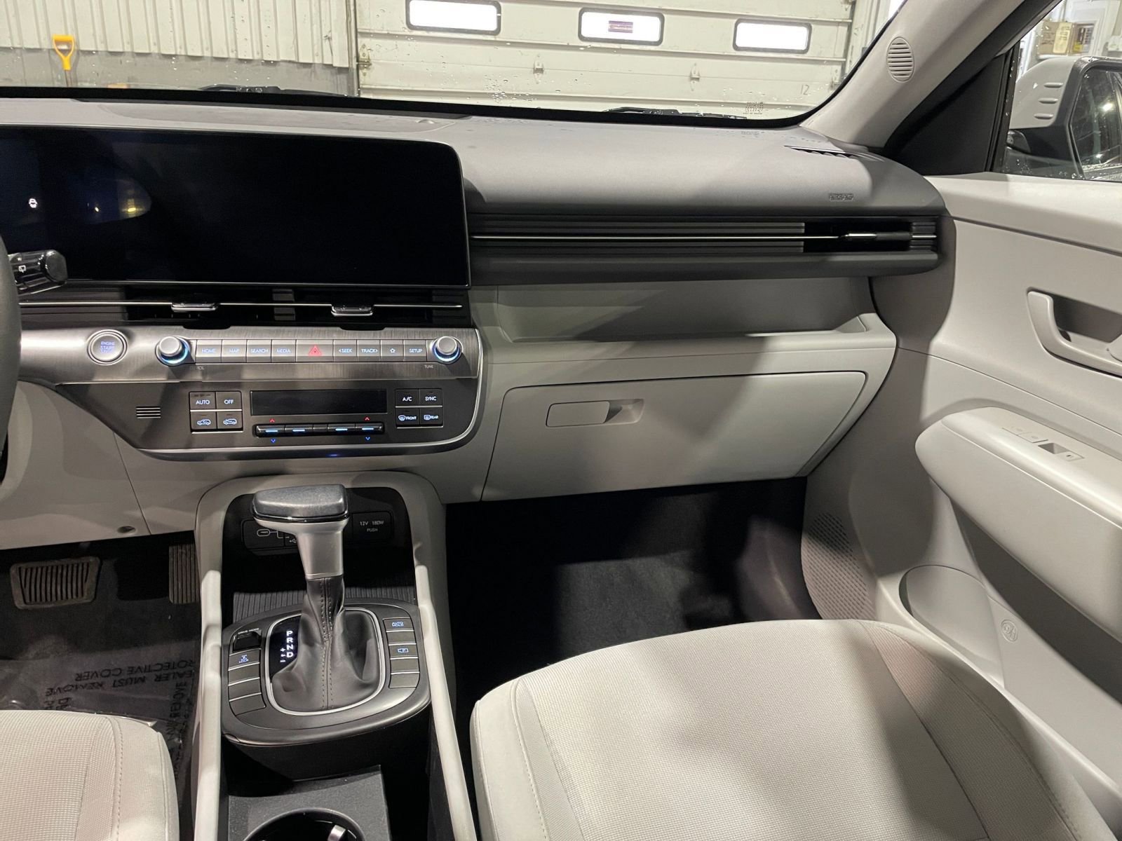 Used 2025 Hyundai Kona SEL image 36