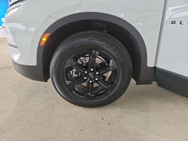 Used 2025 Chevrolet Blazer LT w/ Convenience Package FWD image 27