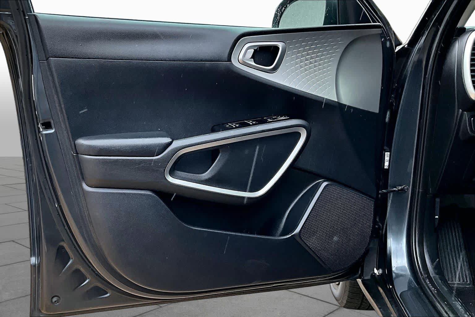 Used 2020 Kia Soul LX FWD image 21