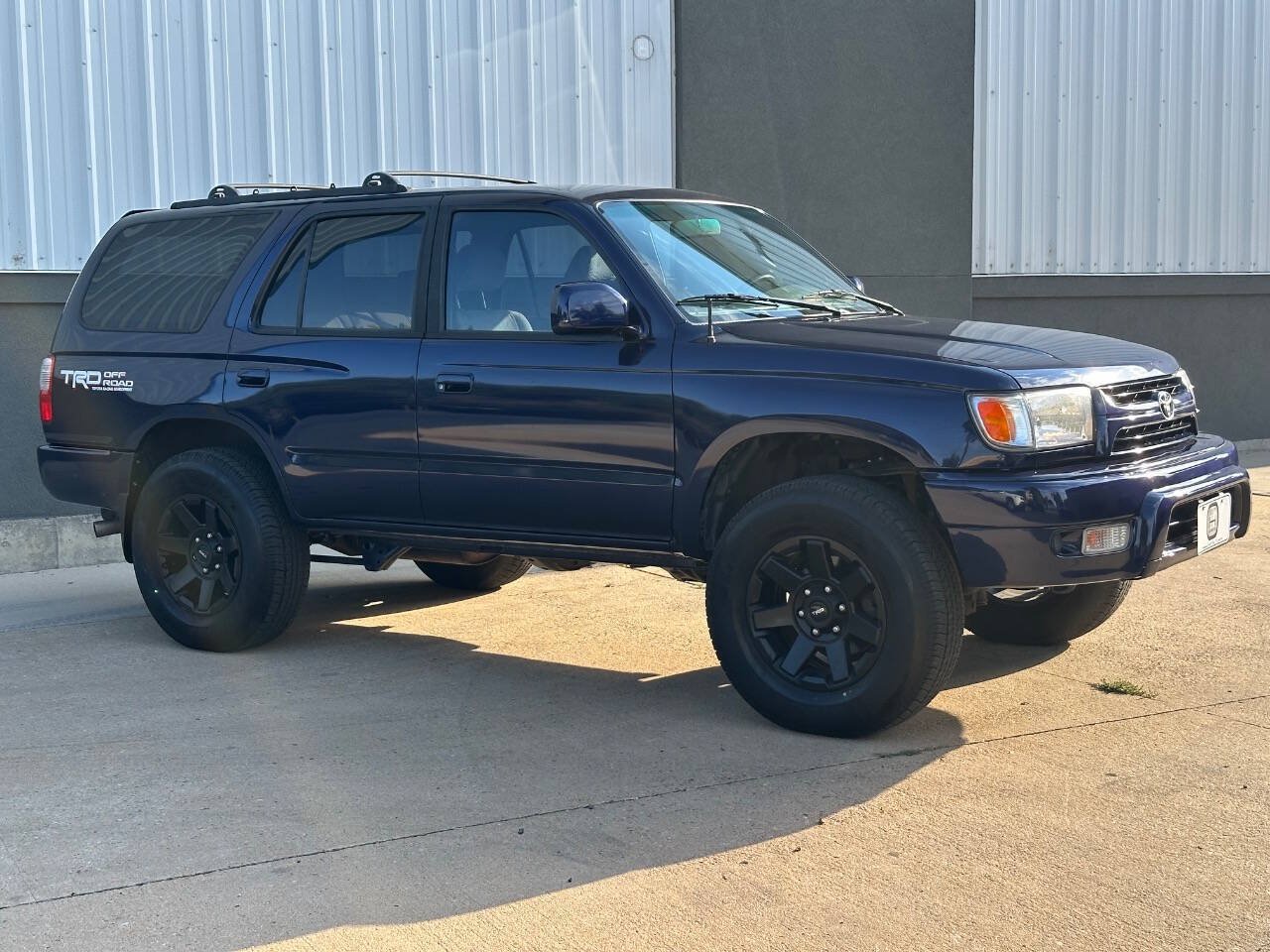 Used 2001 Toyota 4Runner SR5 w/ Upgrade Value Pkg 3 AWD/4WD image 25