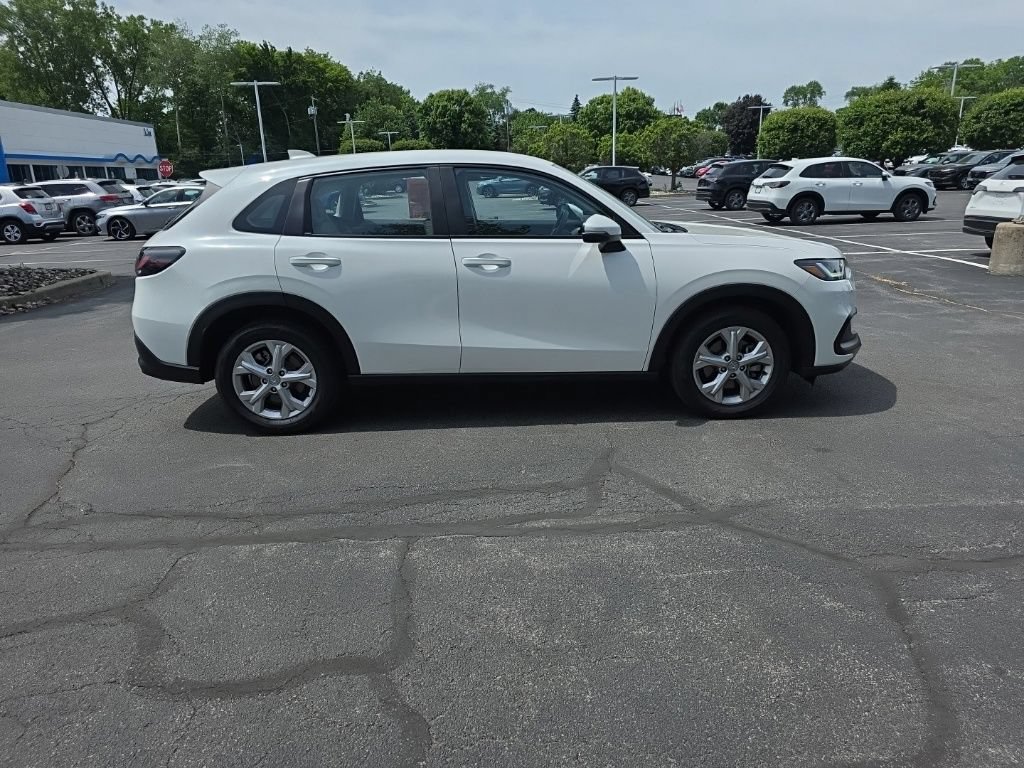 Used 2025 Honda HR-V LX image 8