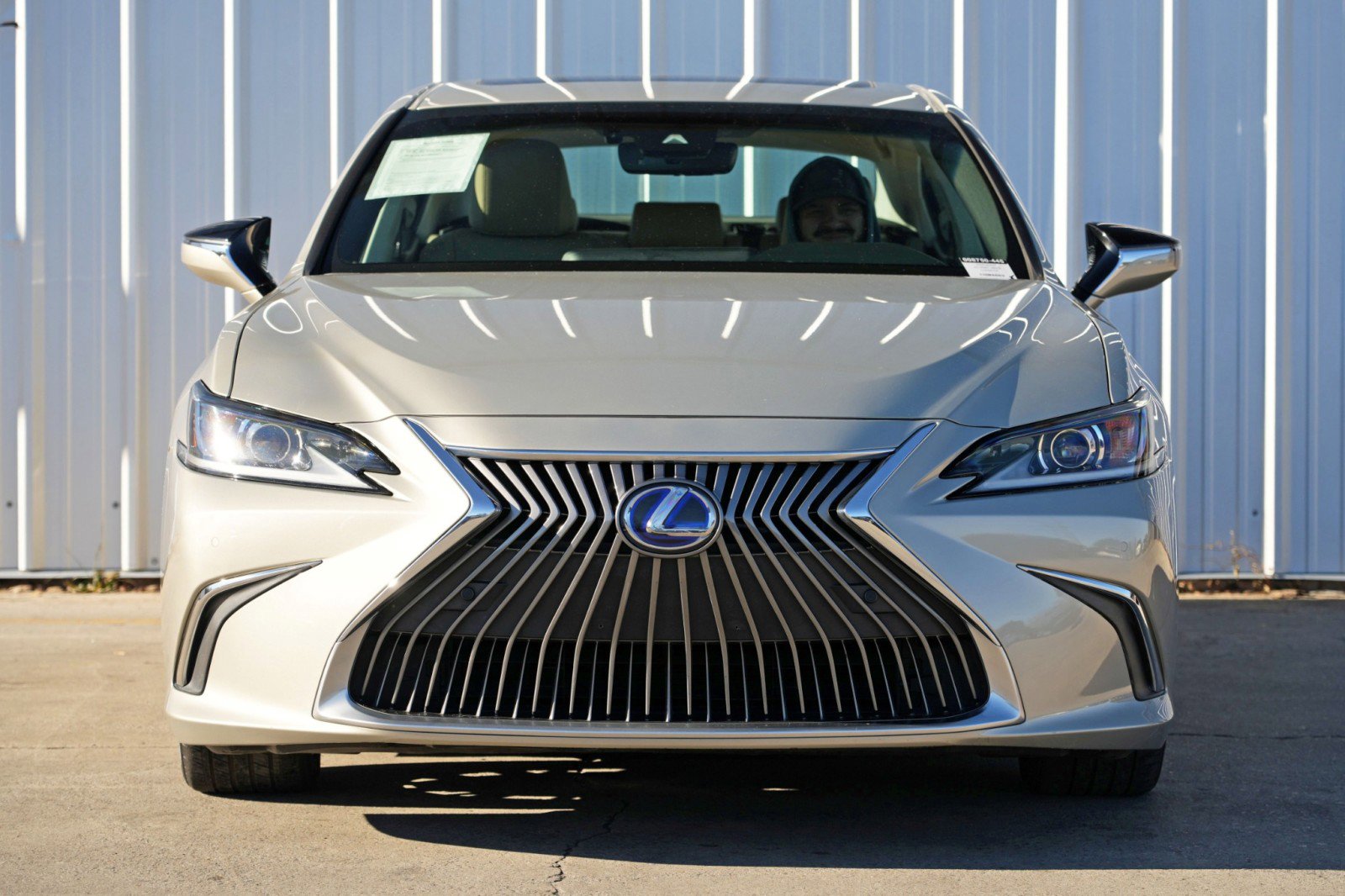 Used 2020 Lexus ES 300h w/ Premium Package image 6