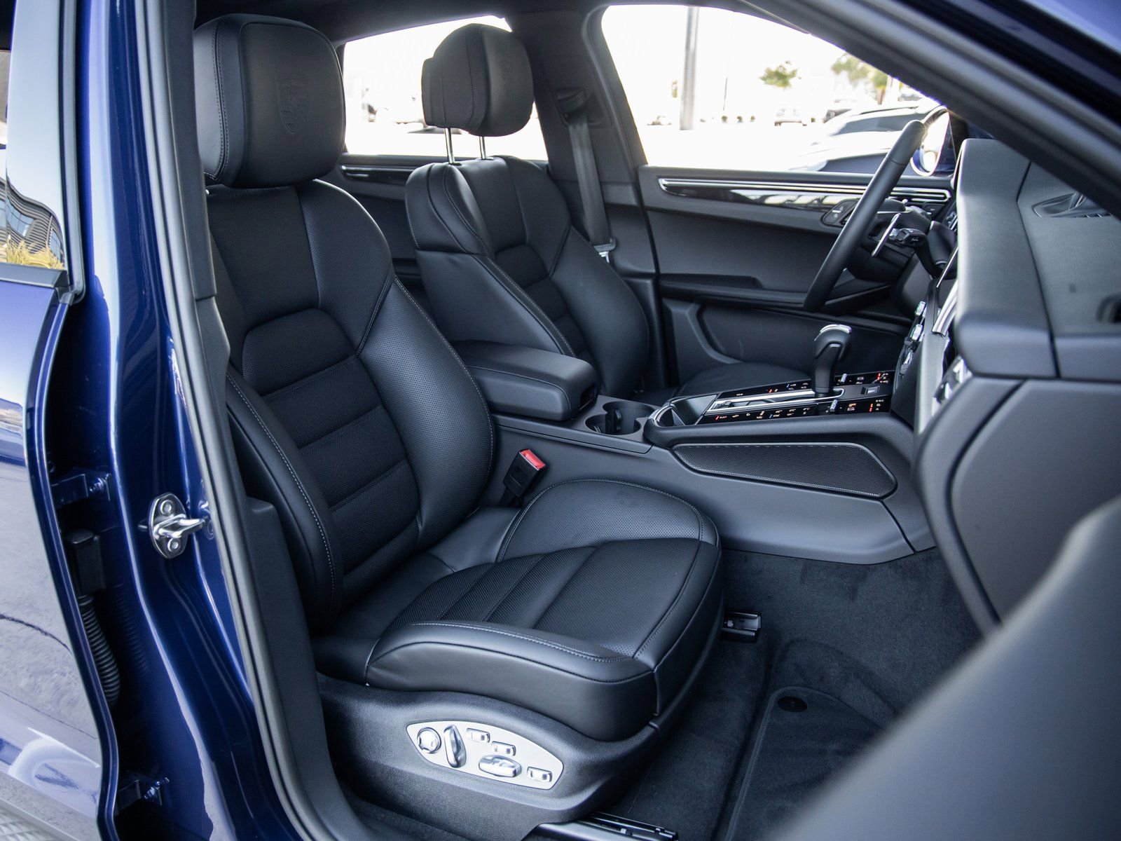 Certified 2026 Porsche Macan image 47