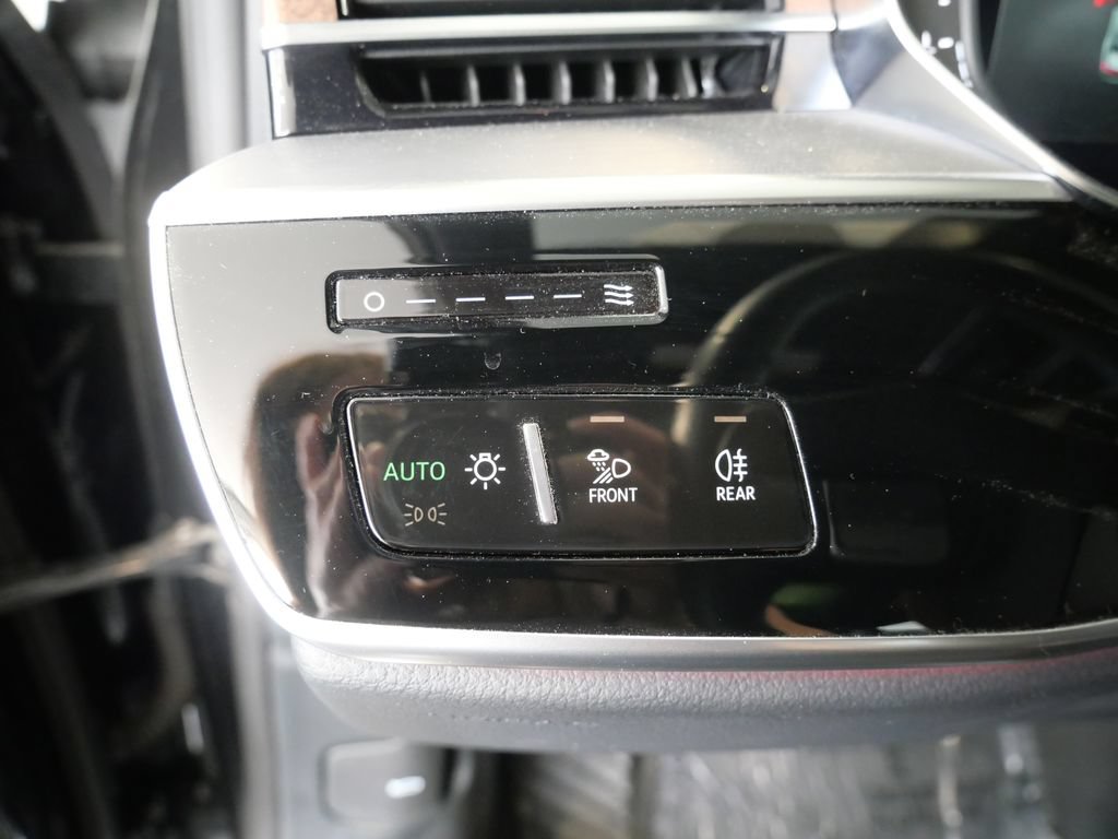 Used 2023 Audi A8 L 3.0T w/ Luxury Package AWD/4WD image 14