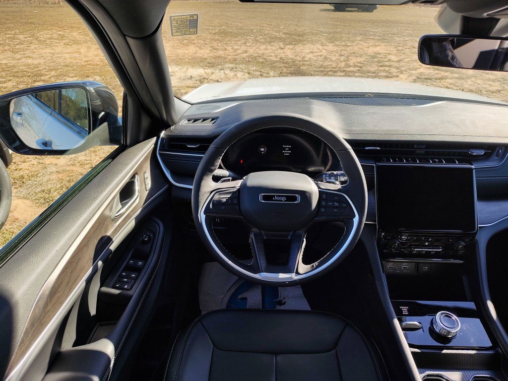 New 2025 Jeep Grand Cherokee Limited AWD/4WD image 17