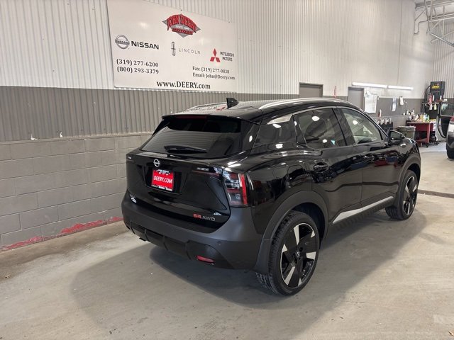 New 2025 Nissan Kicks SR image 3