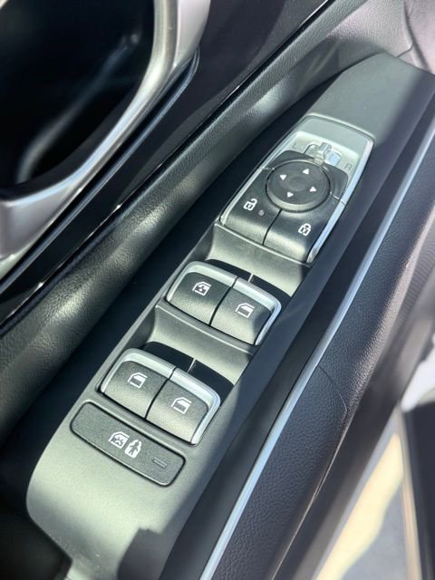 Used 2024 Kia Sorento S image 22