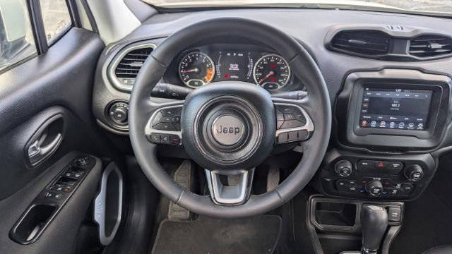 Used 2018 Jeep Renegade Latitude image 23