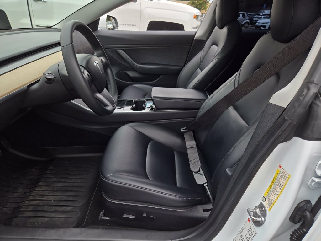 Used 2018 Tesla Model 3 Long Range RWD image 16