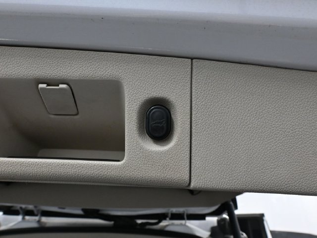 Used 2017 Cadillac Escalade ESV 4WD image 39