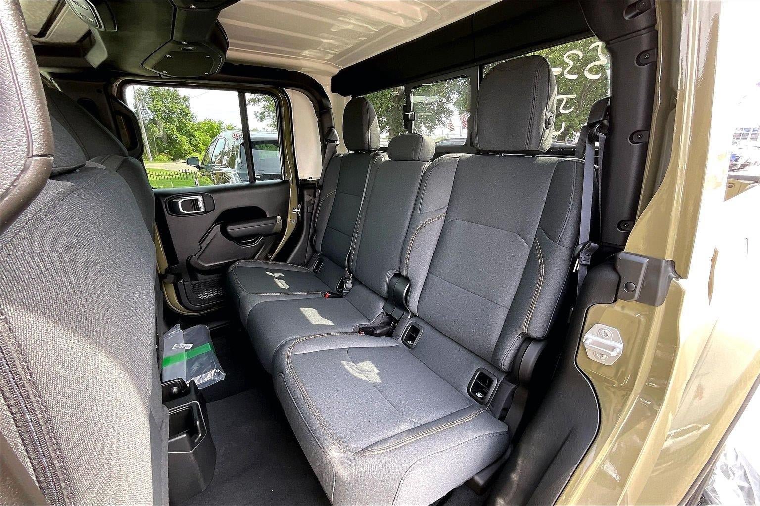New 2026 Jeep Gladiator Sport AWD/4WD image 14