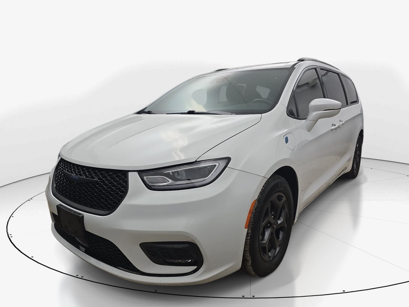 Used 2021 Chrysler Pacifica Limited w/ Uconnect Theater Family Group FWD image 8