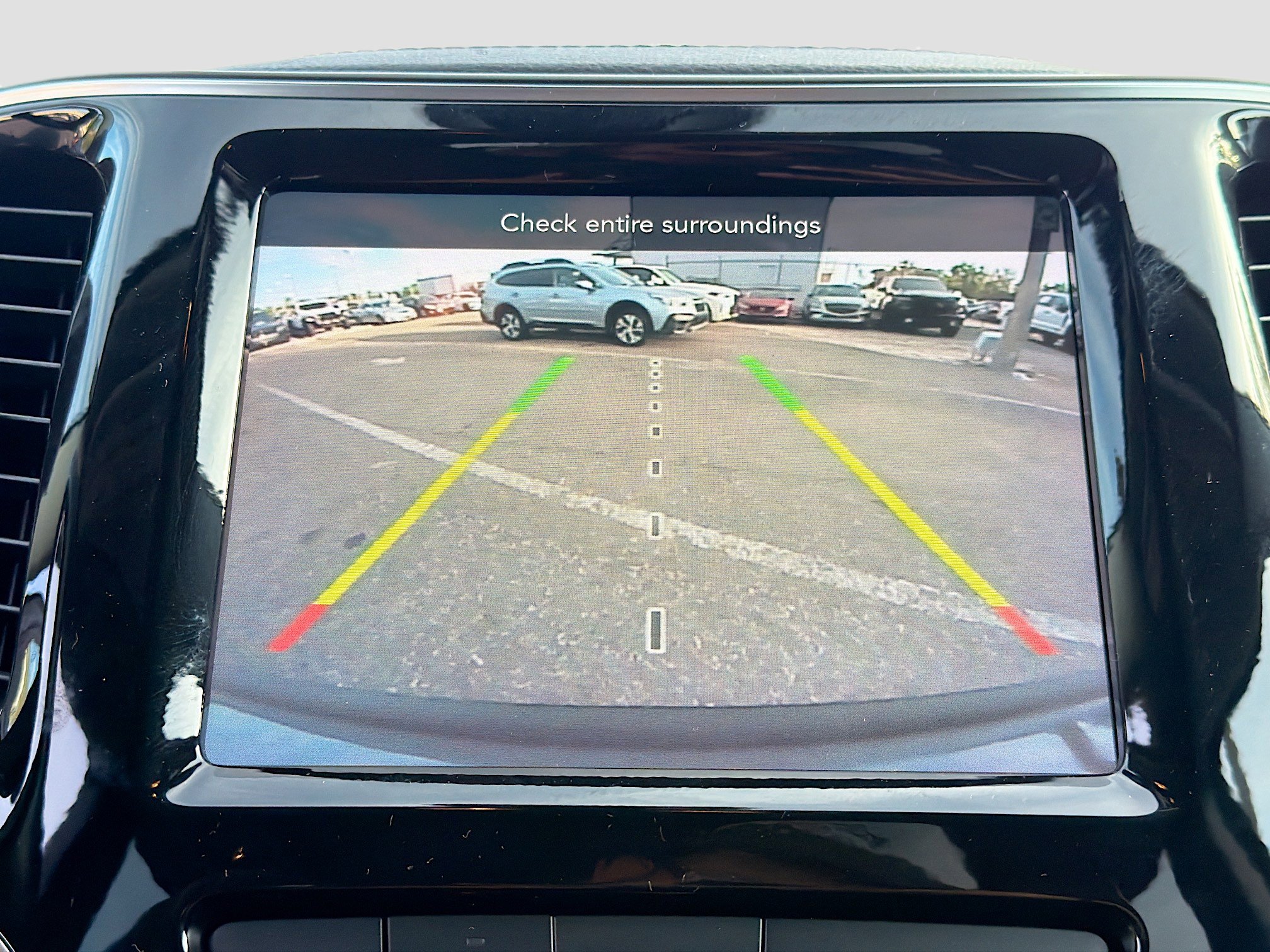 Used 2020 Jeep Cherokee Limited FWD image 32