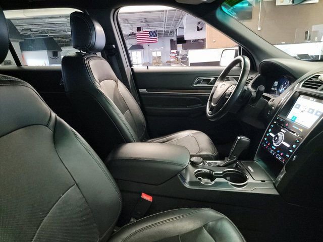 Used 2017 Ford Explorer Limited image 10